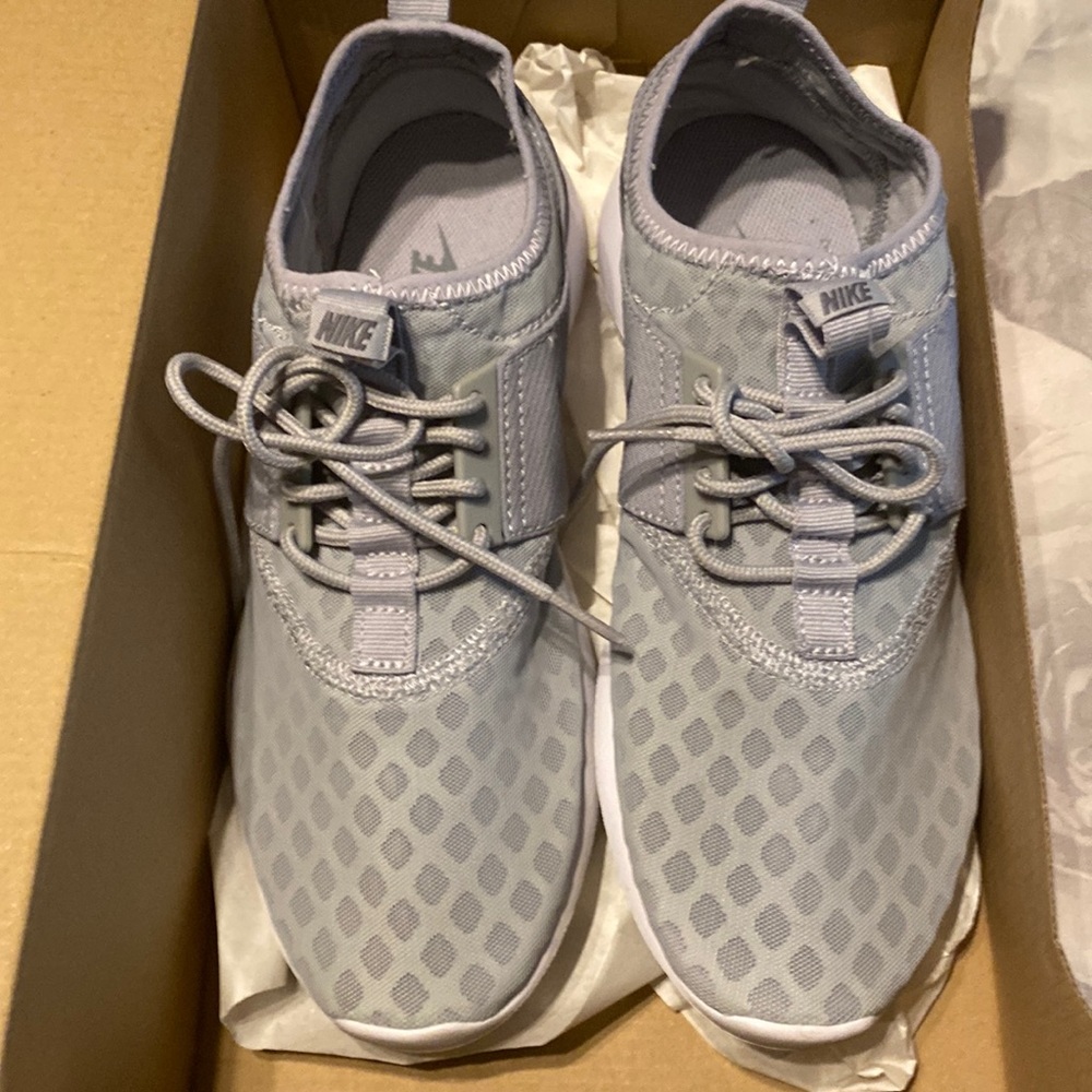 Grey Nike Juvenate
